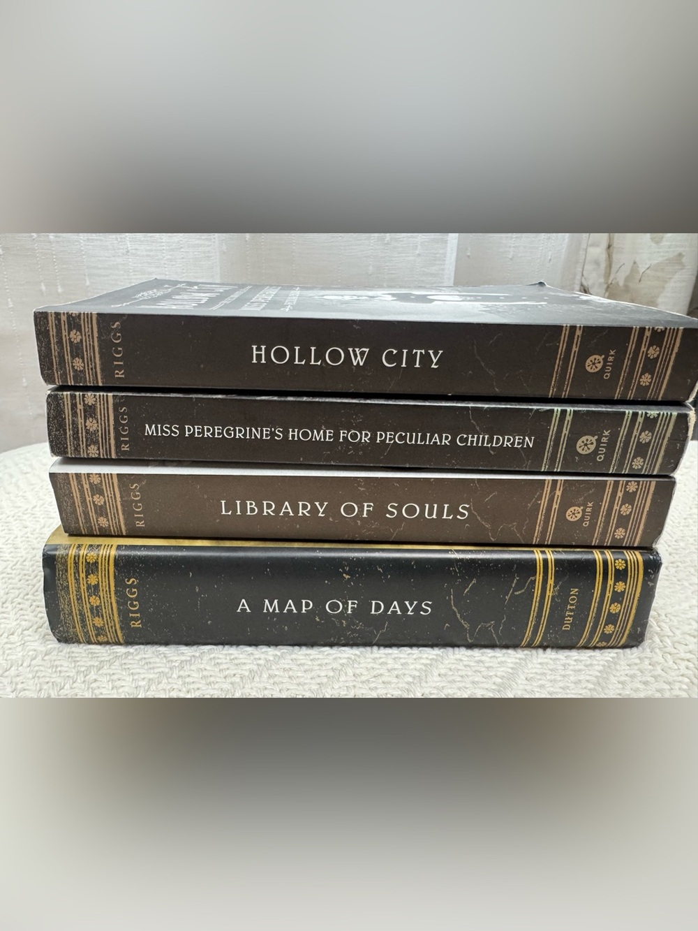Miss Peregrine's Peculiar Children Book Set by - Ransom Riggs (4 books). - Picture 3 of 3